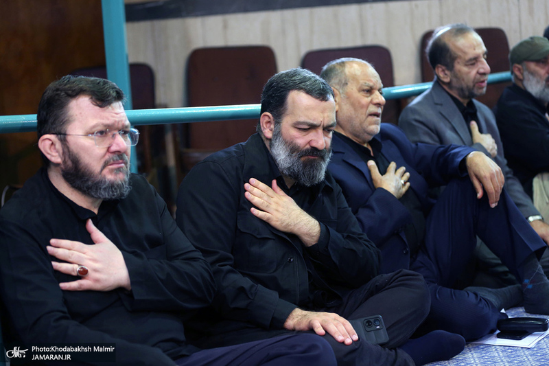 مراسم تجدید بیعت جهادگران با رهبر انقلاب در حسینیه جماران