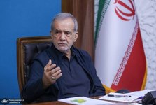 پزشکیان: با فعالیت‌های شفاف محیط زیستی، رویکردهای امنیتی در این حوزه زدوده خواهد شد/ در دوره‌های گذشته به توسعه متوازن و ظرفیت‌های سرزمینی به اندازه کافی توجه نشده/ فرهنگ حفاظت از محیط زیست باید از مدرسه آغاز شود