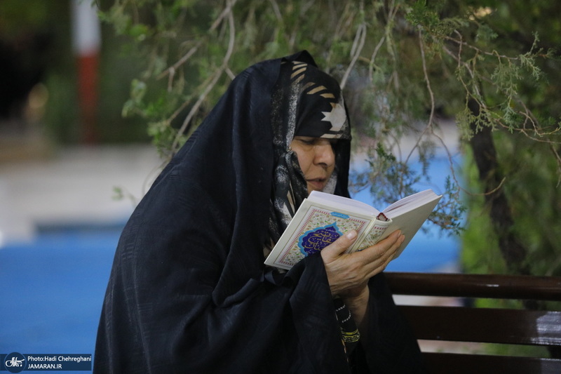 احیای شب بیست و یکم ماه مبارک رمضان در گلزار شهدای قم‎