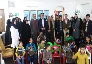 اسباب بازی های جشنواره 'دست های مهربانی' بین کودکان گلپایگان توزیع شد