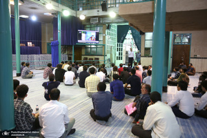 بازدید جمعی از دانشجویان خارجی از بیت امام خمینی (س) در جماران  1