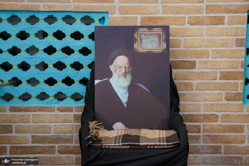 حضور آیت الله سید حسن خمینی در مراسم وداع با آیت الله العظمی شبری زنجانی (ره)