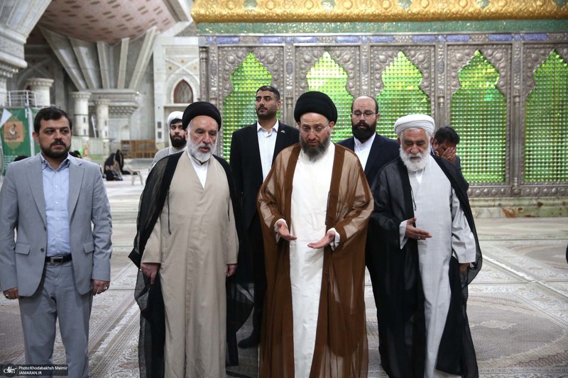 ادای احترام سید عمار حکیم به حضرت امام خمینی (س)