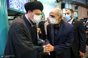 مراسم وداع با پیکر حجت الاسلام و المسلمین سید محمود دعایی در حسینیه جماران -3