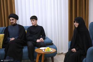 حضور سید حسن خمینی در منزل شهید دکتر فریدون  عباسی