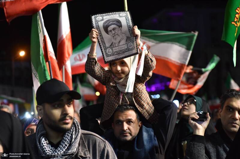 پنجاه و هشتمین اجتماع پر شور مردم در میدان انقلاب