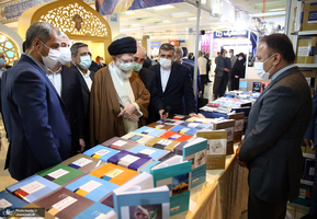 بازدید رهبر معظم انقلاب از سی و‌‌ چهارمین نمایشگاه بین‌المللی کتاب تهران