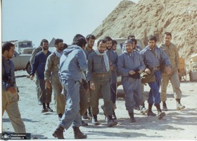 تصاویری از حضور مرحوم آیت الله العظمی صانعی در جبهه