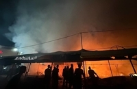 تصاویری از آتش‌سوزی چادرهای آوارگان در نتیجه حمله رژیم اسرائیل (2)