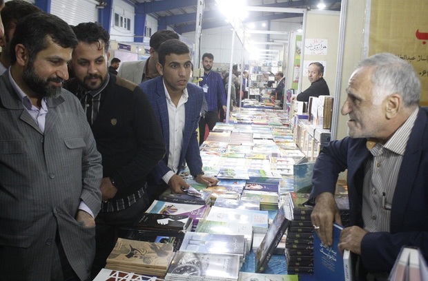 استاندار خوزستان:کتاب محور دانایی و آگاهی است