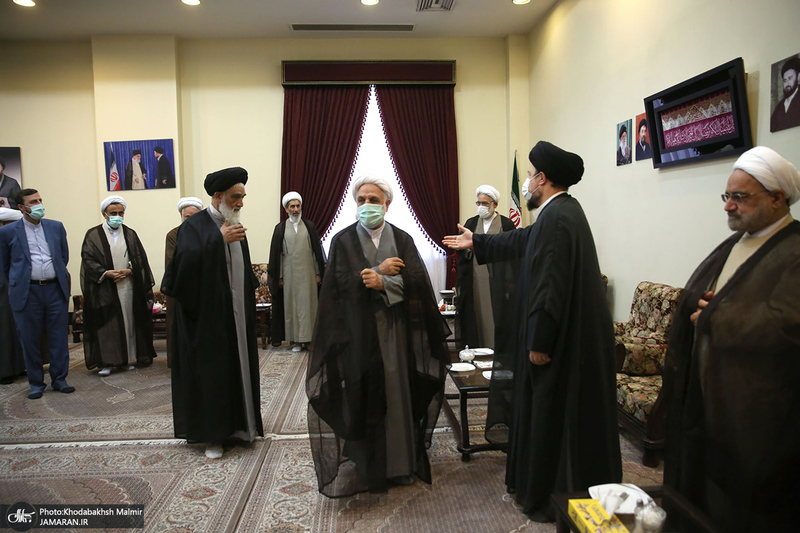 حاشیه های تجدید میثاق رئیس قوه قضائیه و مسئولان عالی قضایی با آرمان‌های حضرت امام خمینی (س)