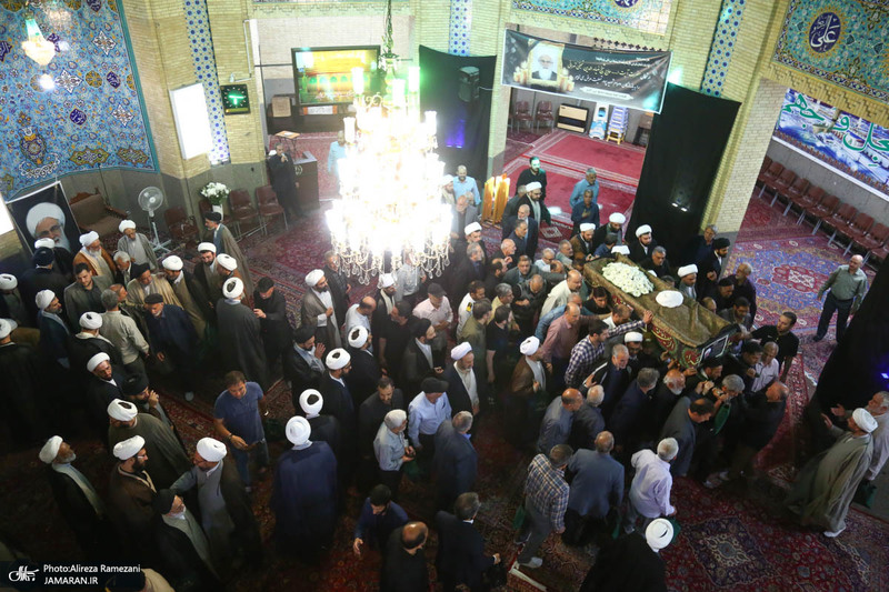 مراسم تشییع آیت الله شیخ ضیالدین نجفی تهرانی