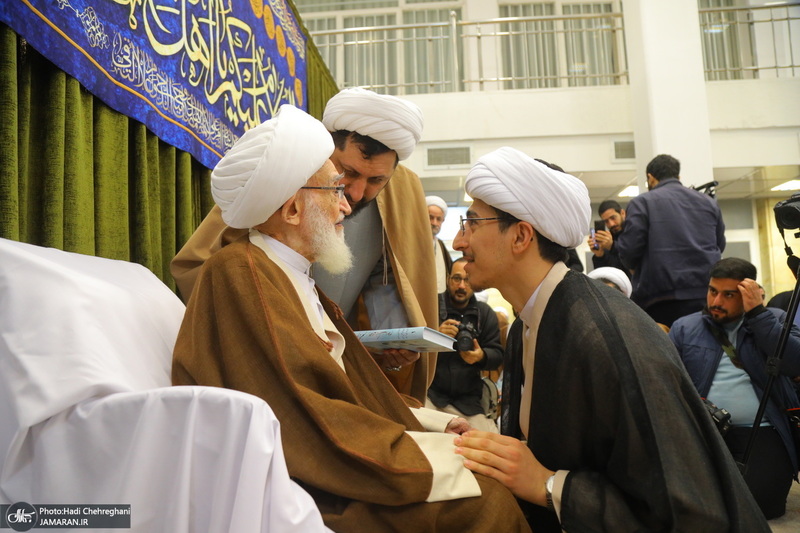 عمامه گذاری طلاب به مناسبت نیمه شعبان