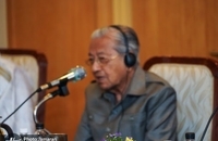 عباس خامه یار و مهاتیر محمد