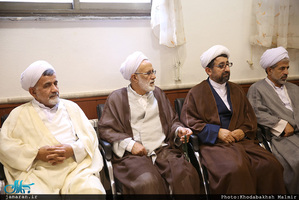 دیدار جمعی از روحانیون  با سید حسن خمینی 