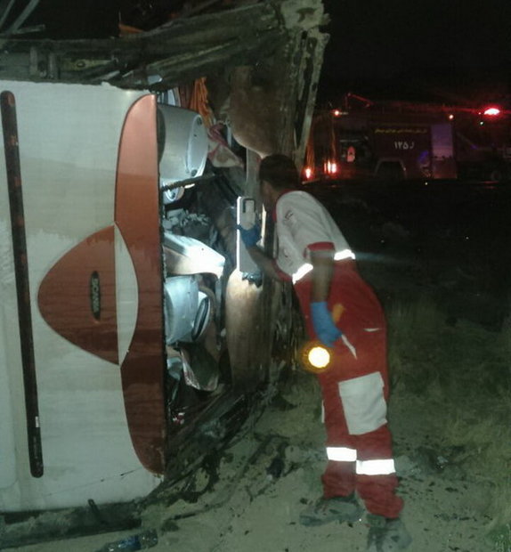 یک کشته و 8 مصدوم در  حادثه سقوط اتوبوس در یک دره محور یاسوج-سمیرم