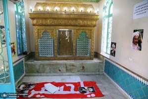 مزار آیت الله العظمی صانعی(ره) در اولین پنج شنبه رحلت ایشان