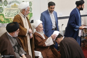 عمامه گذاری طلاب در روز عید مبعث توسط مراجع عظام تقلید‎‎