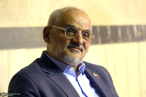 گفتگو حضور با حاجی میرزایی رئیس دفتر رئیس جمهور در حسینیه جماران