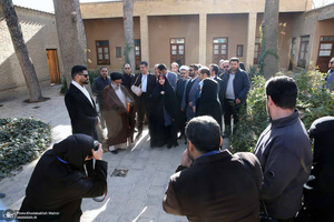 بازدید زهرا بهروزآذر، معاون رئیس جمهور از بیت تاریخی امام در خمین