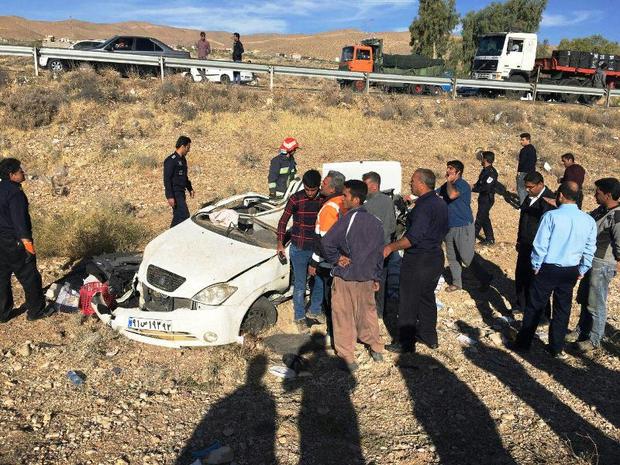 خودرو تدارک وسایل عروسی در فسا واژگون و مادردختر دم بخت کشته شد