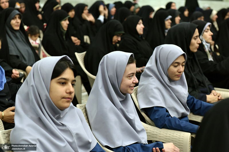 همایش بزرگ شورای 9 نفره مدارس در حرم مطهر امام خمینی