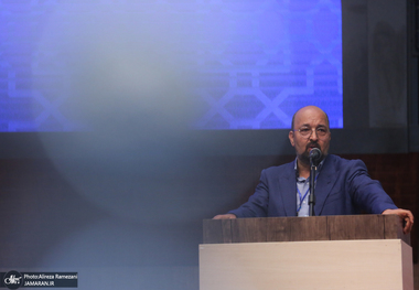 جواد امام: بخش‌های بزرگی‌ از آرمان‌های ملت‌ هنوز در حد آرمان و آرزو باقی مانده است/ تنها راه نجات کشور بازگشت به مردم‌ و حذف مافیای قدرت‌ است