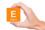 مصرف زیاد ویتامین E چه خطراتی دارد؟
