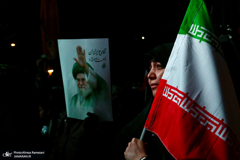 تجمع مردمی در میدان انقلاب اسلامی تهران