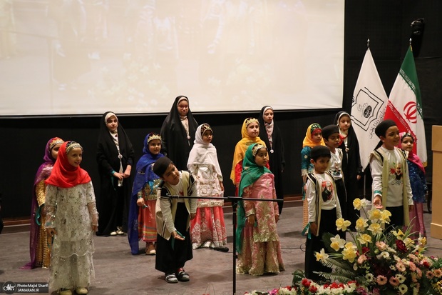 نخستین جشنواره «نیلوفرانه» در بیت تاریخی امام خمینی(س) برگزار شد