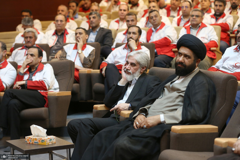 دیدار رییس و امدادگران جمعیت هلال احمر با سید حسن خمینی