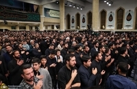 اولین شب مراسم عزاداری ایام شهادت حضرت زهرا(س) با حضور رهبر انقلاب (6)