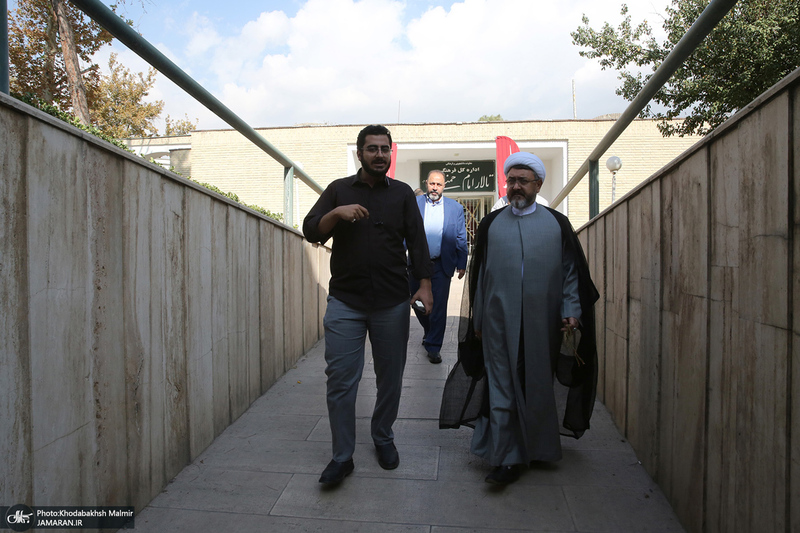 بازدید رئیس موسسه تنظیم و نشر آثار امام خمینی(س) از نمایشگاه خط خون