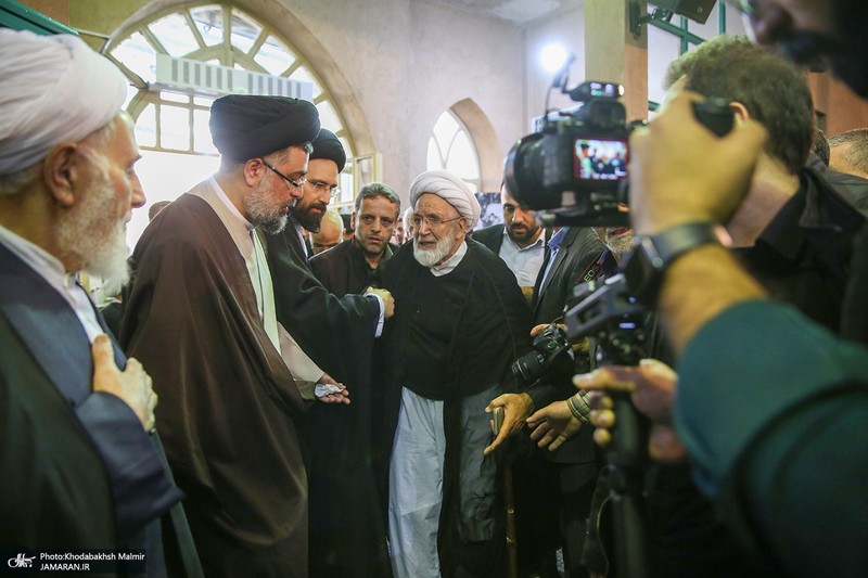مراسم تشییع آیت الله سید مهدی امام جمارانی (ره) از حسنیه جماران-2