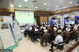 نشست علمی «جایگاه تراث روایی در مبانی مکتب قم» در نمایشگاه حضور صد ساله خورشید