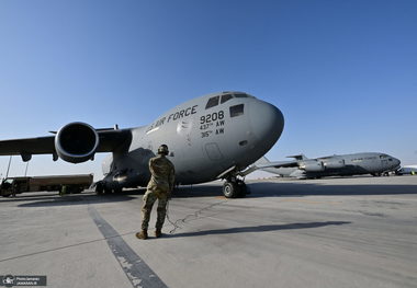 پایگاه الظفره امارات تخلیه شد + عکس