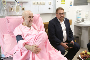 عیادت اقای خاتمی 1