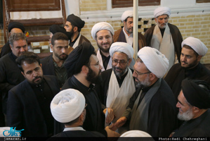 دیدار جمعی از ائمه جماعات استان قم با سید علی خمینی