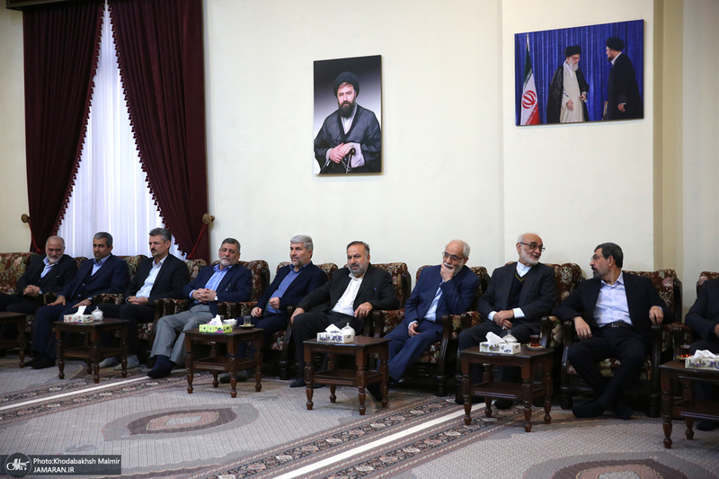 تجدید میثاق رئیس و جمعی از اعضای مجمع تشخیص مصلحت نظام با آرمان‌های امام خمینی (س)-2