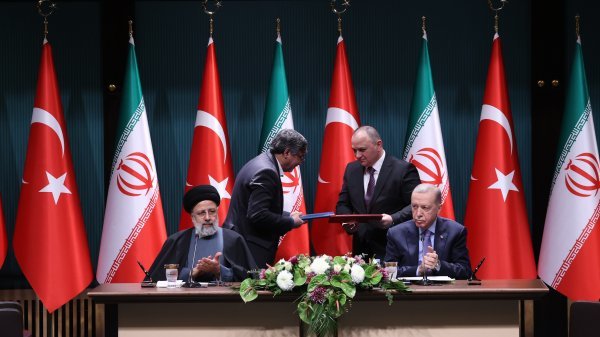 امضای 10 سند همکاری مشترک میان ایران و ترکیه در حضور رییسی و اردوغان