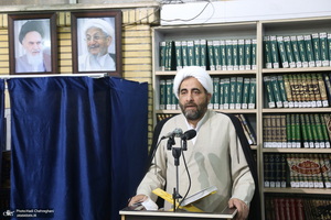 رونمایی از کتاب های «المکاسب المحرمه» و«ملحق العروه الوثقی» تالیف آیت الله العظمی صانعی(ره)