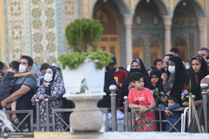 آیین تعویض پرچم گنبد حرم حضرت معصومه(س) و آغاز دهه کرامت