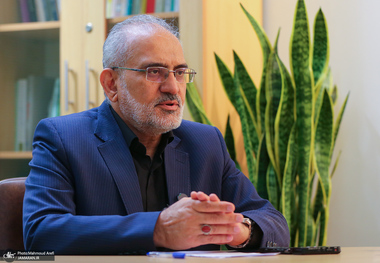 سید محمد حسینی، معاون امور مجلس دولت سیزدهم: بخش عمده قدرت ایران به خاطر انسجام ملی است/ باید بیش از گذشته روی مسائل جنگ نرم و رسانه کار کنیم/ در مسائل اساسی و کلان کشور باید وحدت و یکپارچگی باشد