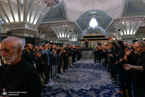 عزاداری ظهر عاشورا در حرم مطهر امام خمینی(س)