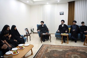 حضور سید حسن خمینی در منزل شهید دکتر فریدون  عباسی