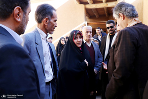 بازدید زهرا بهروزآذر، معاون رئیس جمهور از بیت تاریخی امام در خمین