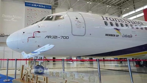 تحویل نخستین هواپیمای مسافربری ساخت چین به یک مشتری خارجی
