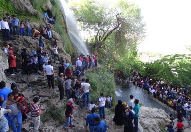 ورود 300 هزار مسافر نوروزی به نیاسر کاشان