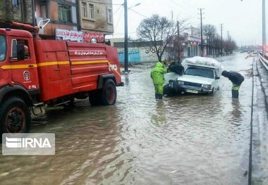 ۹۰ ماموریت مرتبط با بارندگی توسط آتش‌نشانان مشهد انجام شد