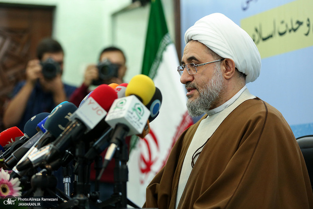 اراکی، عضو خبرگان: باید در جامعه جا انداخت که حاکمیت ولی فقیه یعنی حاکمیت امام زمان (عج)/ امامت غیبت‌پذیر نیست/ کسانی که می‌گویند ولایت مطلقه را قبول نداریم اصلا نمی‌دانند ولایت چیست/ دانش‌آموزان و دانشگاهیان ما اولیات مسایل حکومت اسلامی را نمی‌دانند